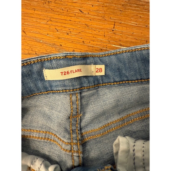 Levis 726 Flare Women's Jeans Size 28 Light Wash Distressed Denim - Picture 2 of 6